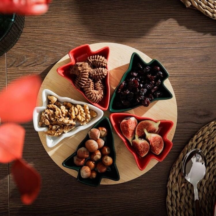 Vánoční dekorace na štědrovečerní stůl. 