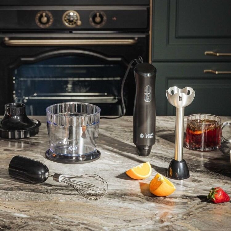 Blender na kuchyňské lince. 