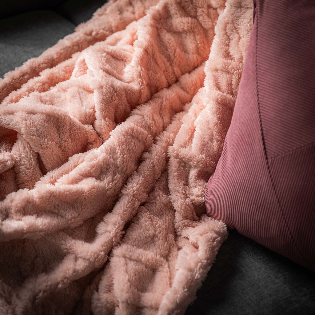 Světle růžová deka NORDIC 150x200 cm
