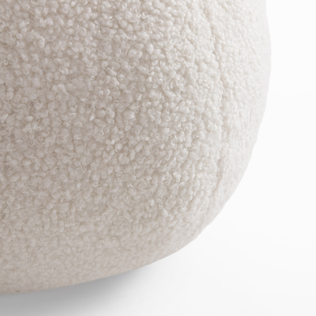 Dekorační krémový polštář BALL 27 cm