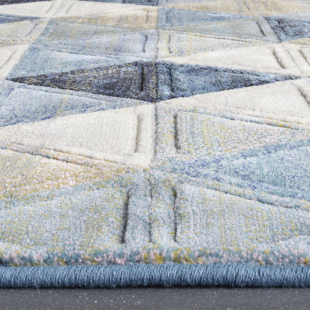 Koberec s trojúhelníky SORRENTO 200x290 cm