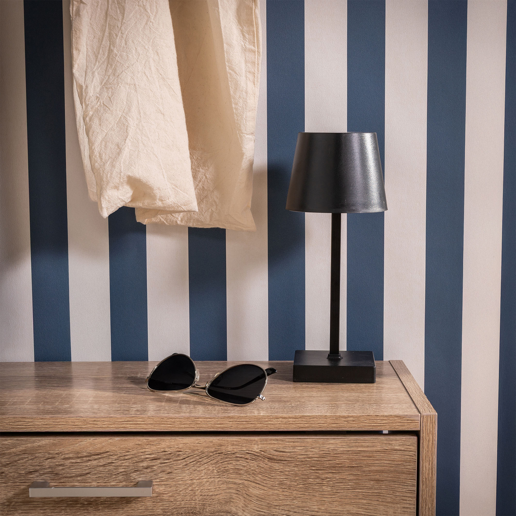 Černá stolní LED lampa na baterie 3AAA POLLI