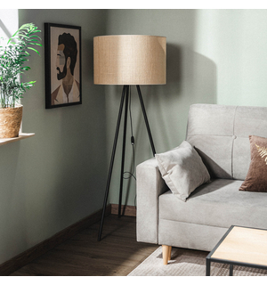 Stojací lampa na černé trojnožce JUTA