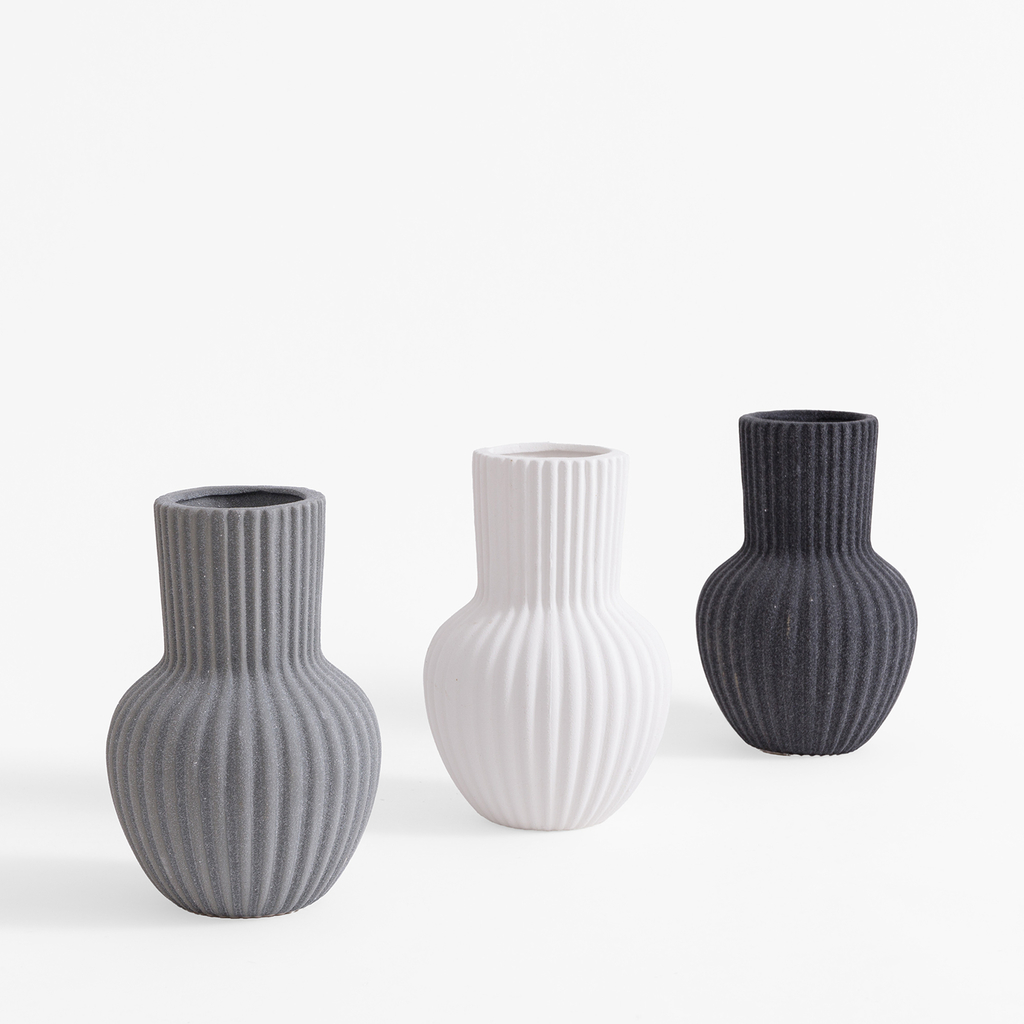 Bílá váza 19,8 cm