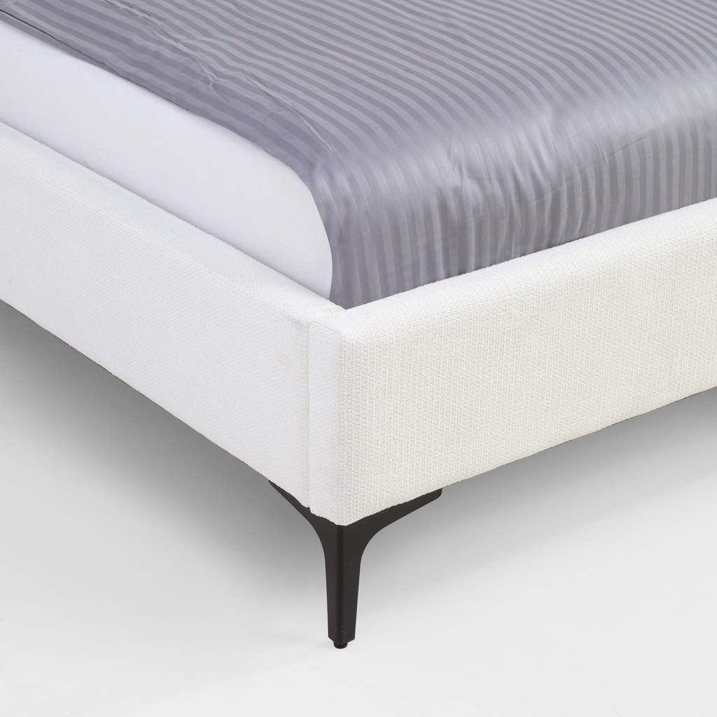 Čalouněná krémová postel KARIO 160x200cm