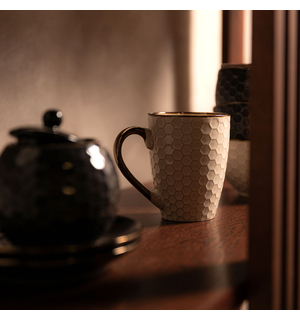 Keramický hrnek plást medu BRESCA 360 ml