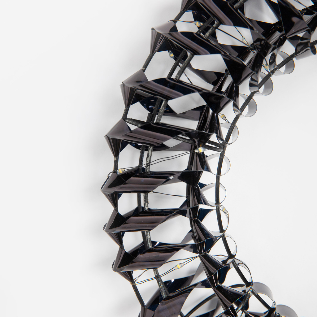 Dekorace LED vánoční věnec černý, 30 cm