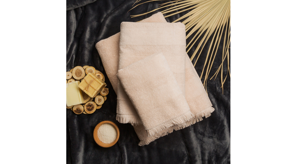 Bavlněný krémový ručník LANETTE 90x160 cm