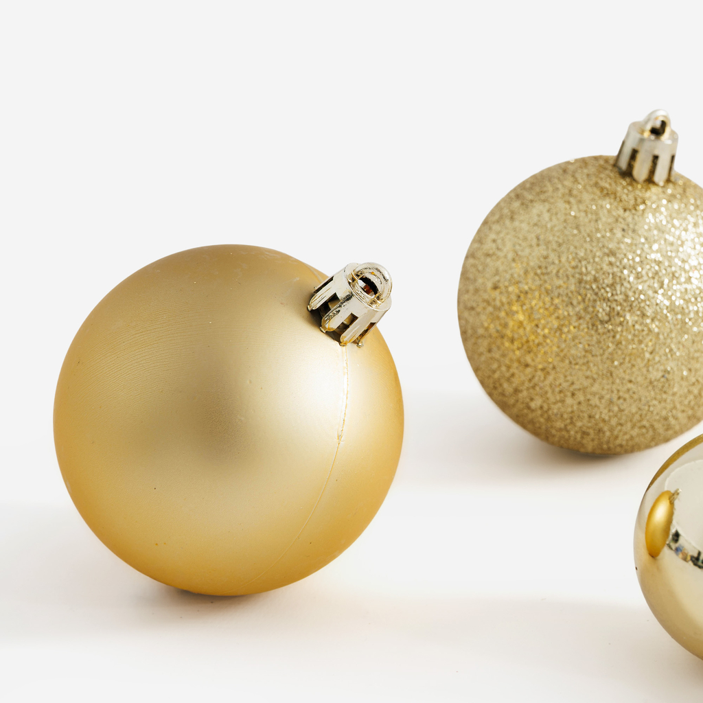 Sada 70 kusů zlatých vánočních baněk v krabičce