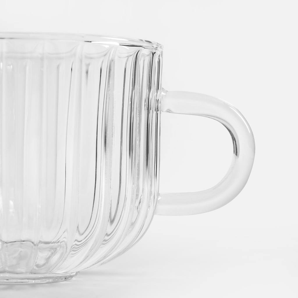 Drážkovaný skleněný hrnek 350 ml