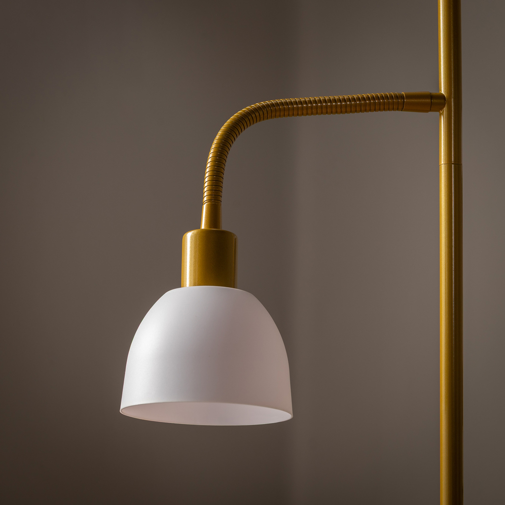 Stojací lampa zlatá PESO
