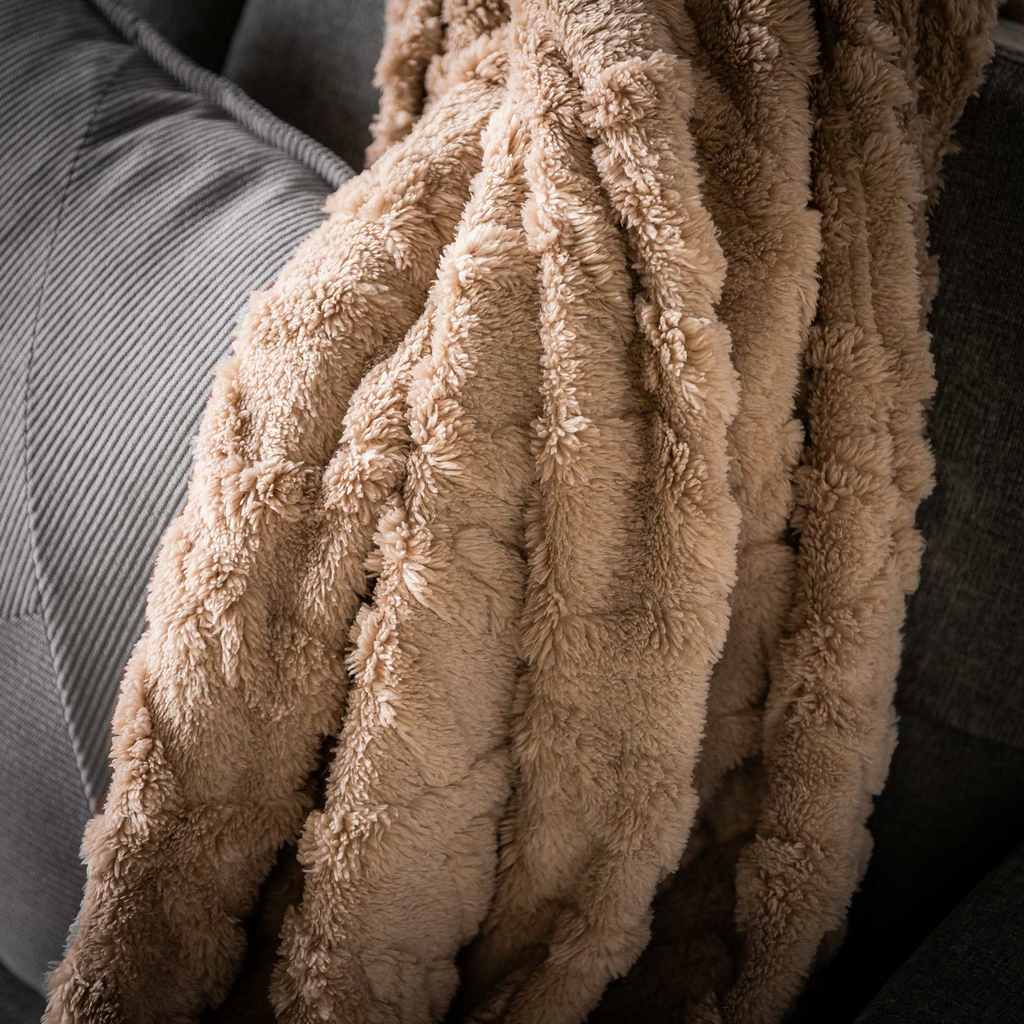 Světle hnědá deka NORDIC 150x200 cm