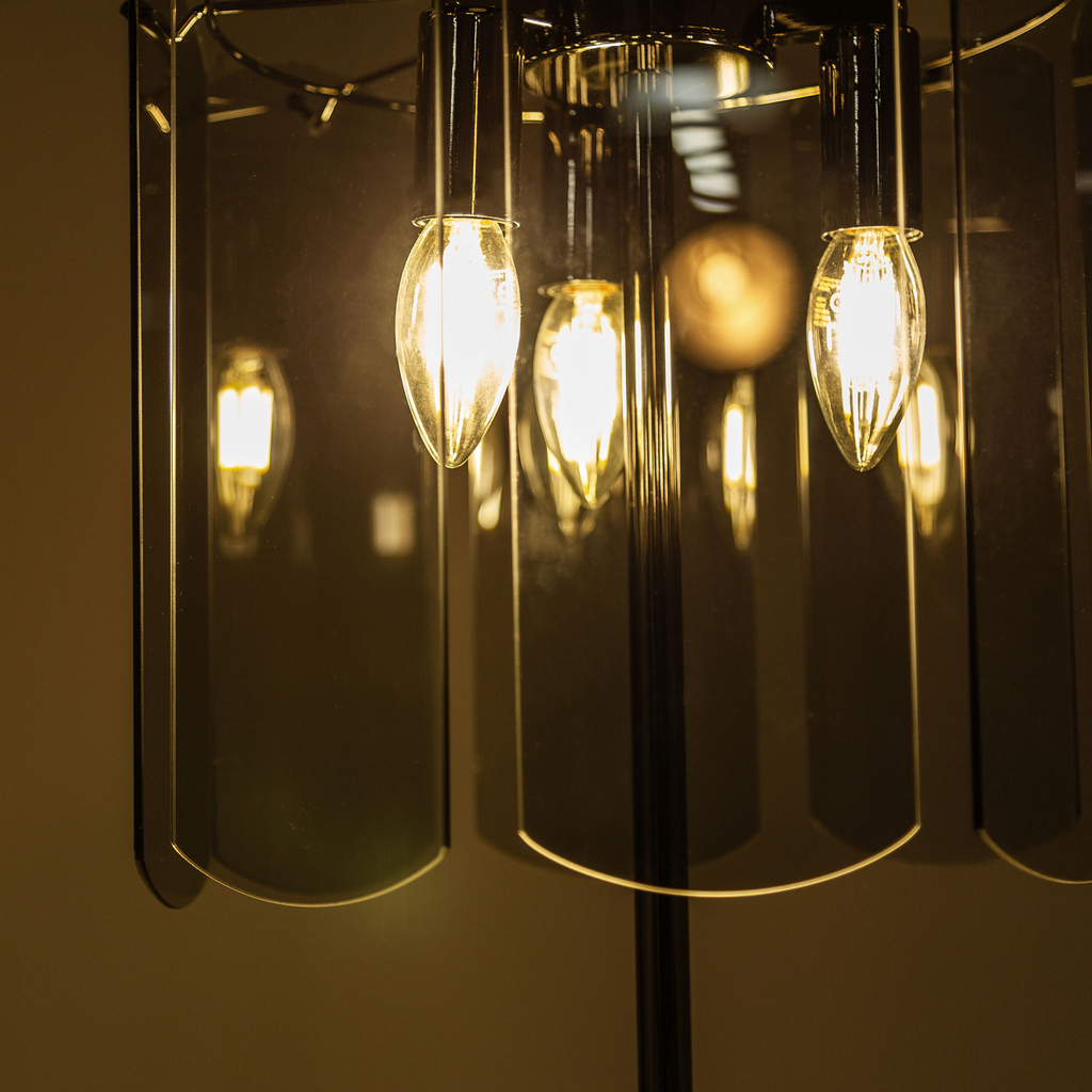 Černá stojací lampa s kouřovým sklem NIRA