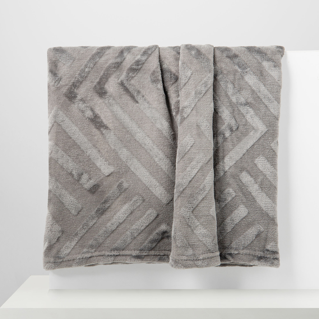 Tmavě šedá geometrická deka DOBLE 150x200 cm