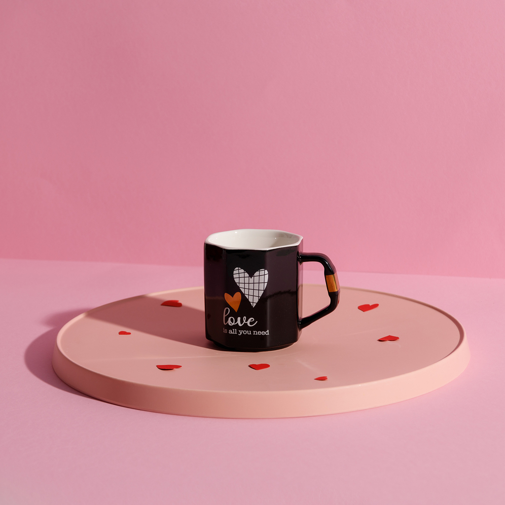 Porcelánový hrnek LOVE černý 330 ml