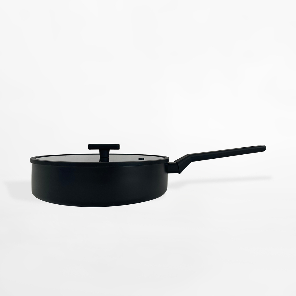Černá hliníková pánev s poklicí MODERN 26 cm
