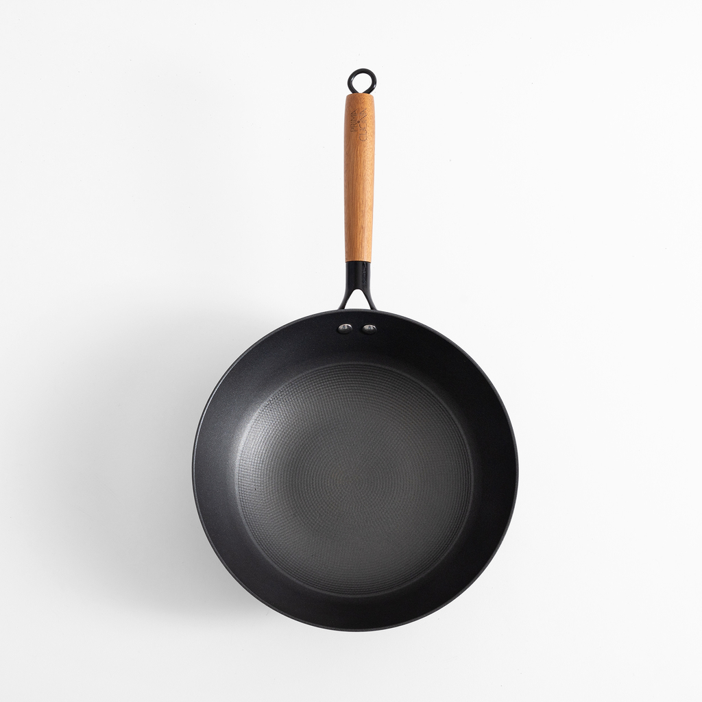 Černá litinová pánev wok FERRO 30 cm