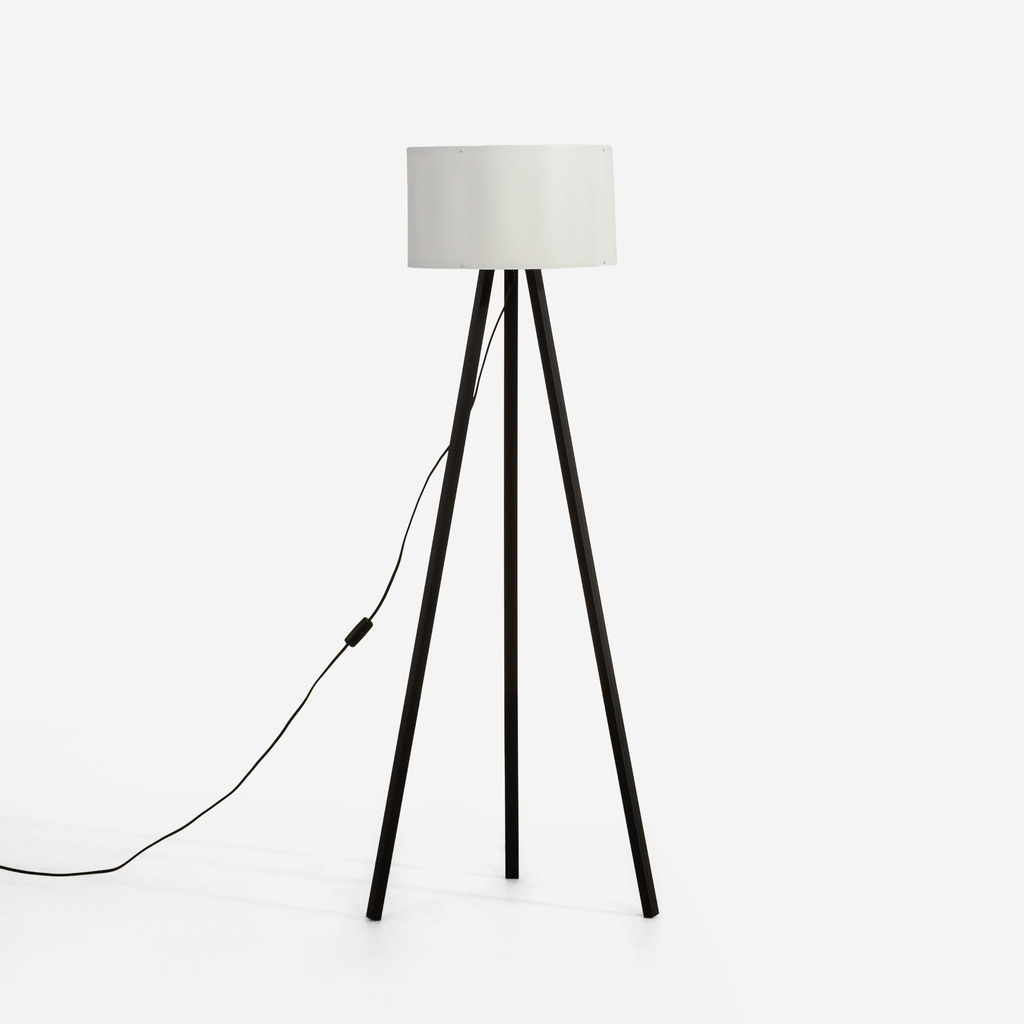 Černobílá stativová stojací lampa PIKO