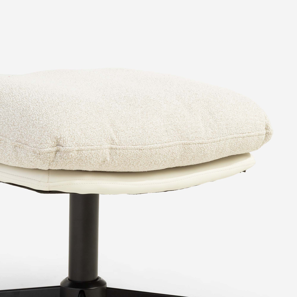 Otočné čalouněné křeslo s podnožkou béžové KIRA