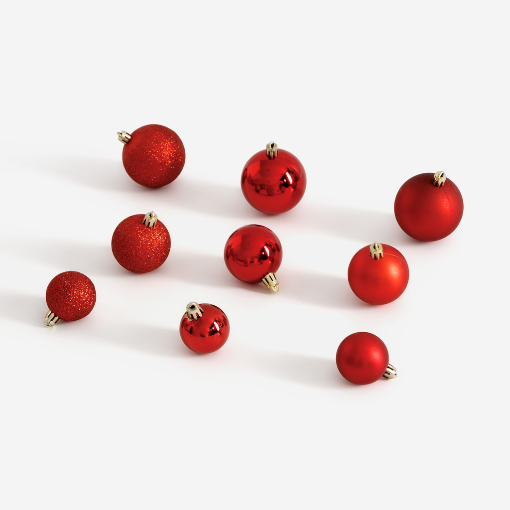 Sada 70 kusů červených vánočních baněk v krabičce