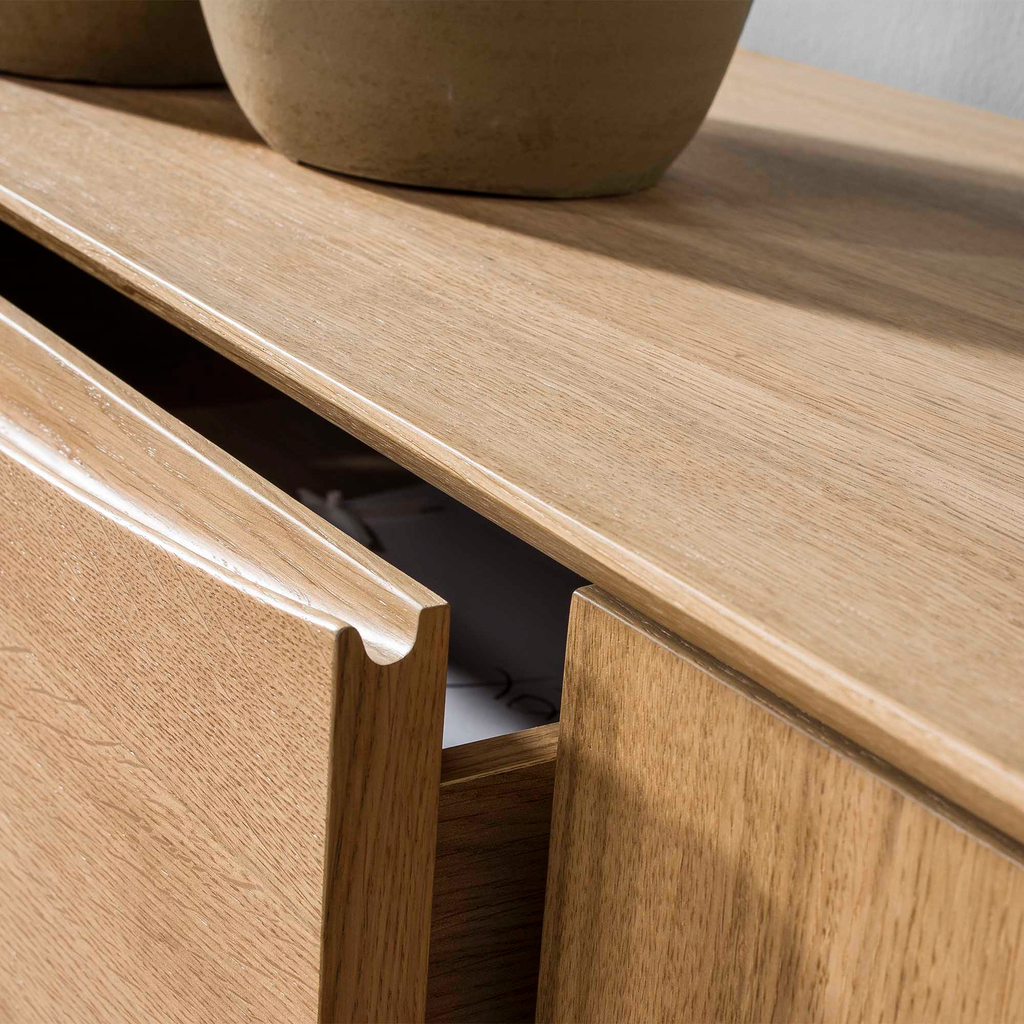 Komoda z szufladami na nóżkach RETRO