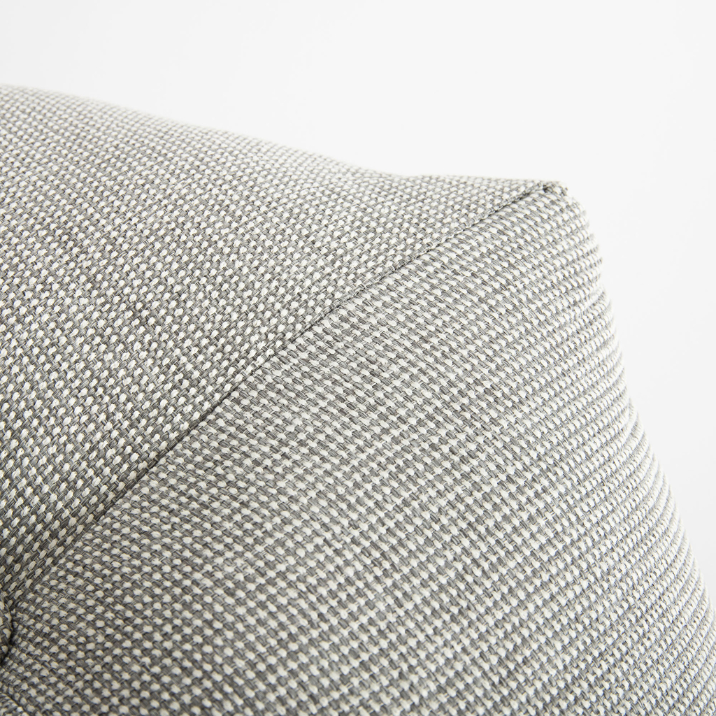 Světle šedý sedací polštář PUFFY PUF 48x18 cm