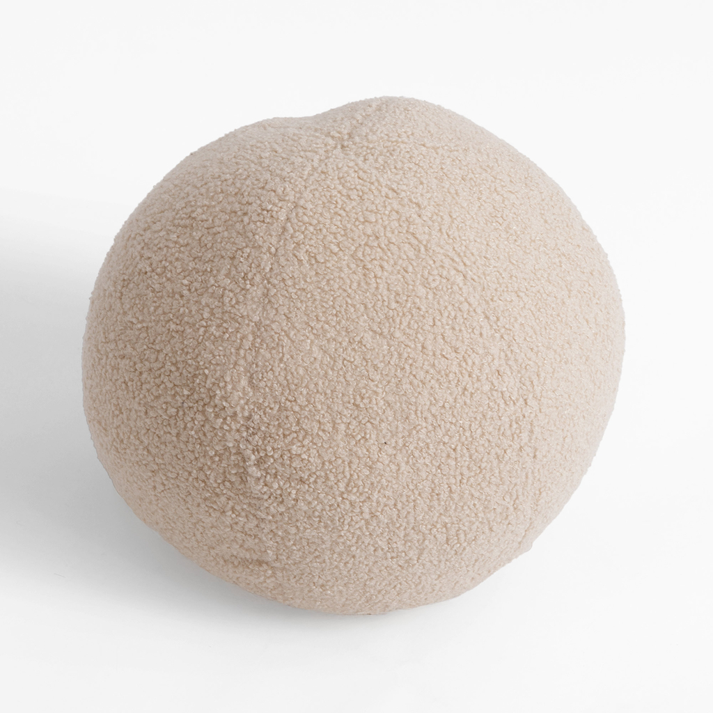 Dekorační béžový polštář BALL 27 cm