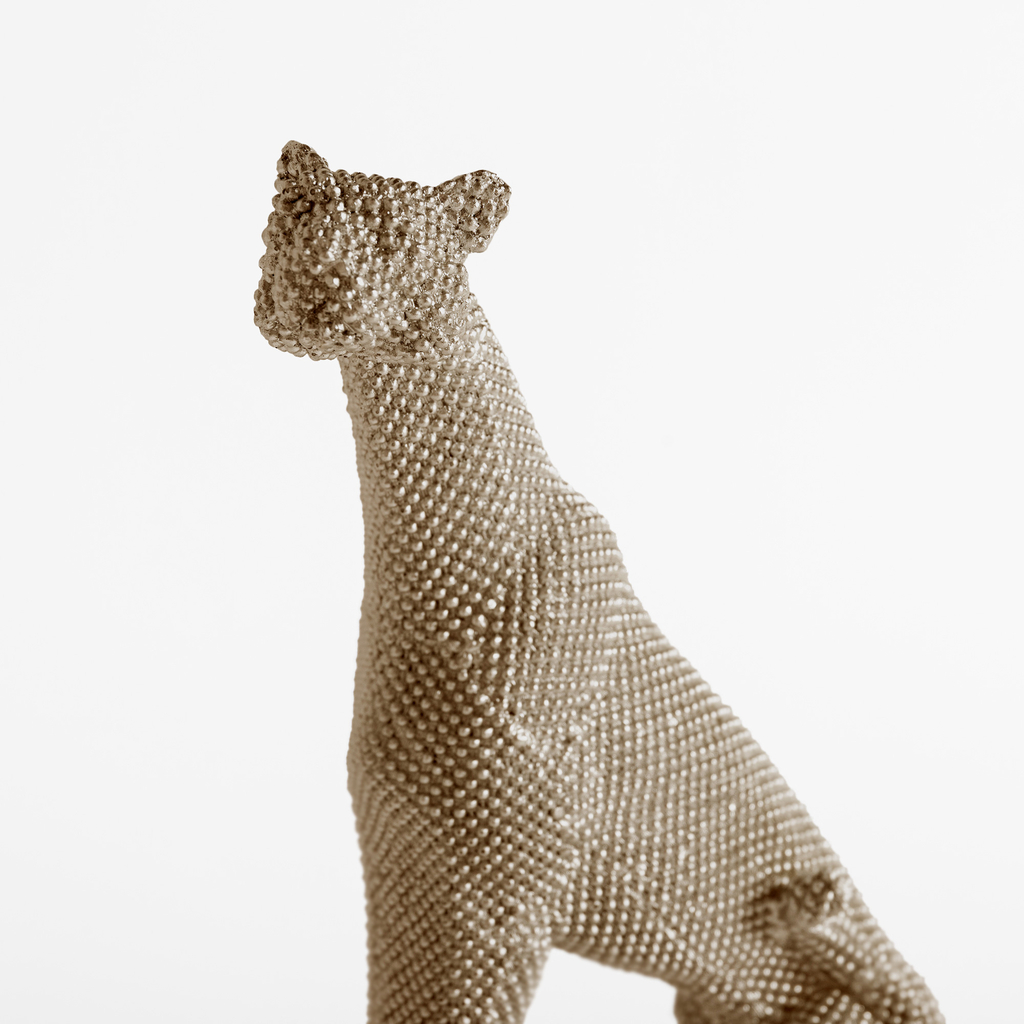 Dekorativní zlatá figurka SEDÍCÍ PANTER 26 cm
