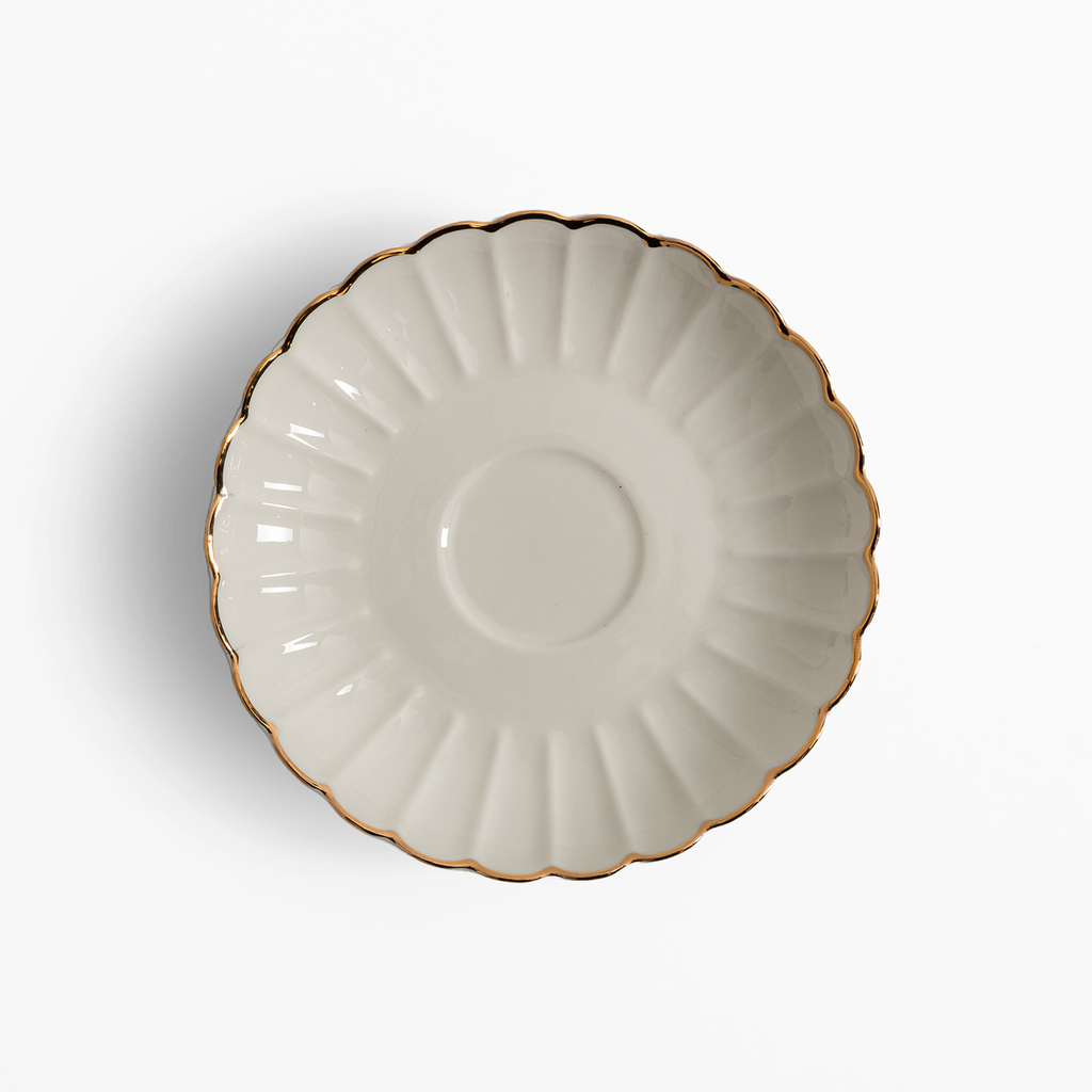 Porcelánový šálek s podšálkem a zlatým lemem 220 ml