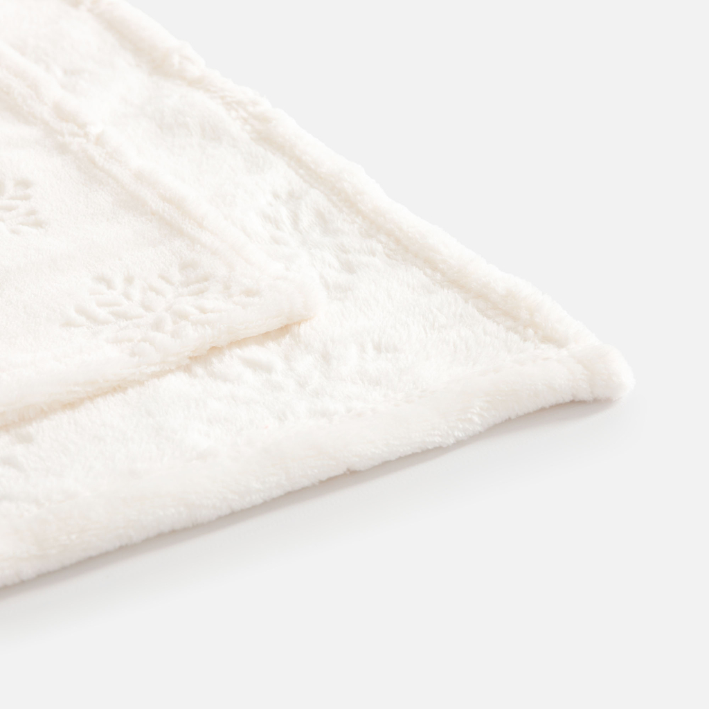 Bílá deka s sněhovými vločkami MERCI 130x160