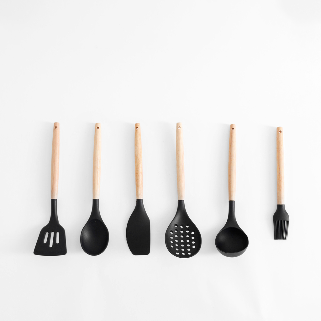 Silikonová naběračka 31 cm