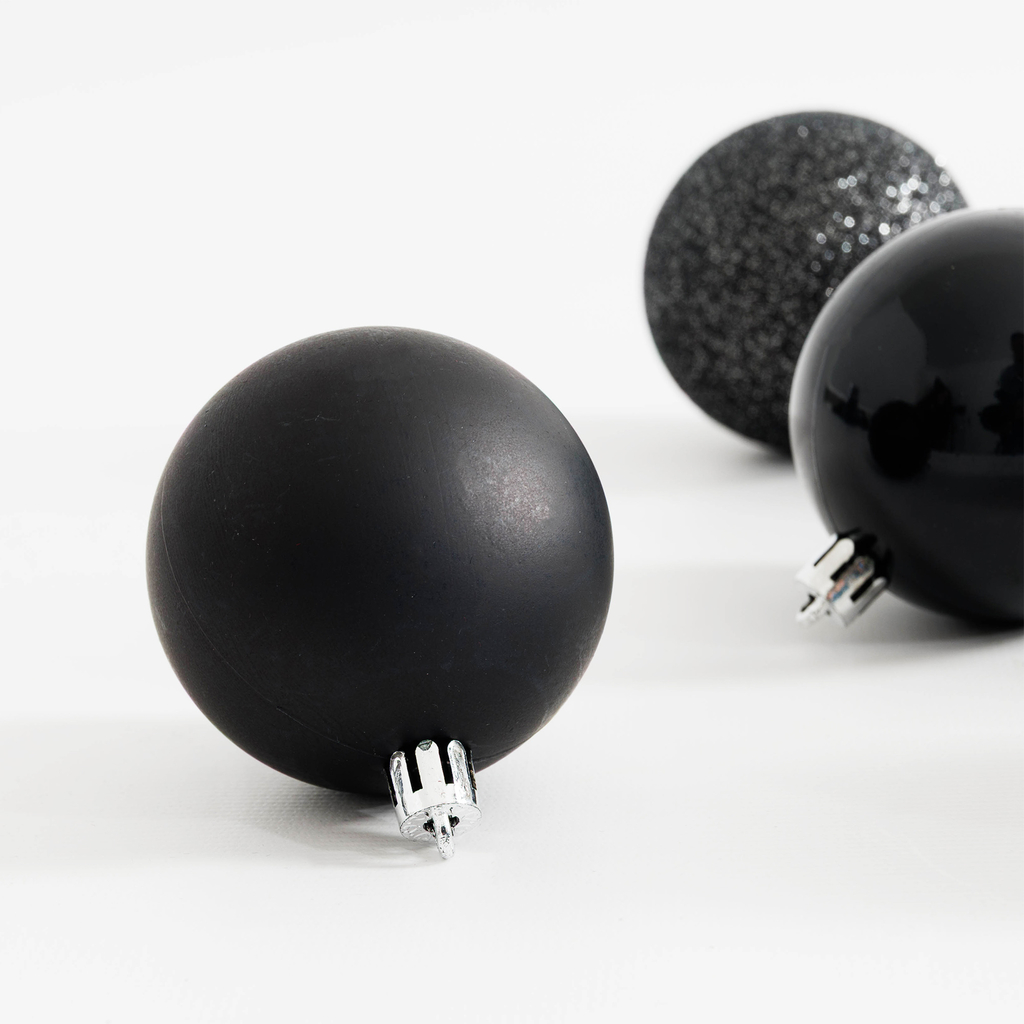 Vánoční baňky 6 cm černé 16 ks