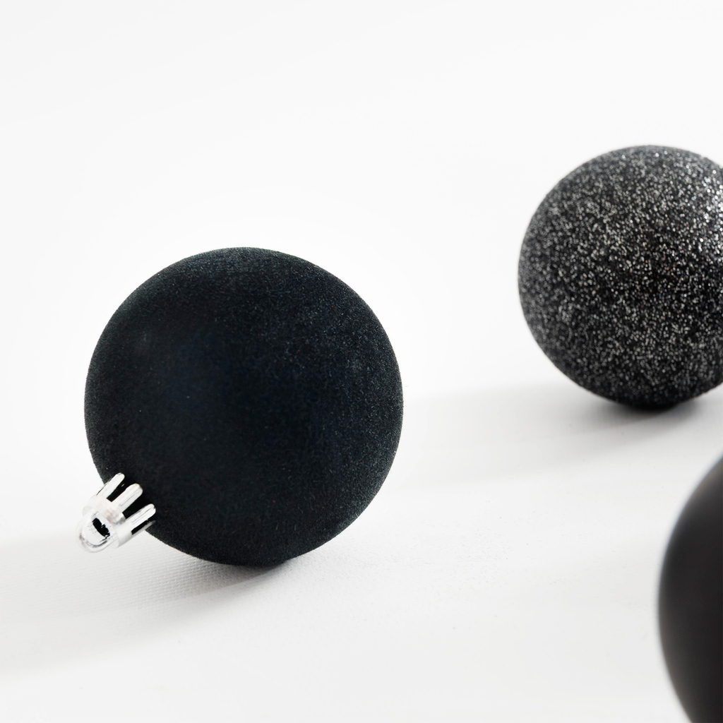 Vánoční baňky 6 cm černé 16 ks