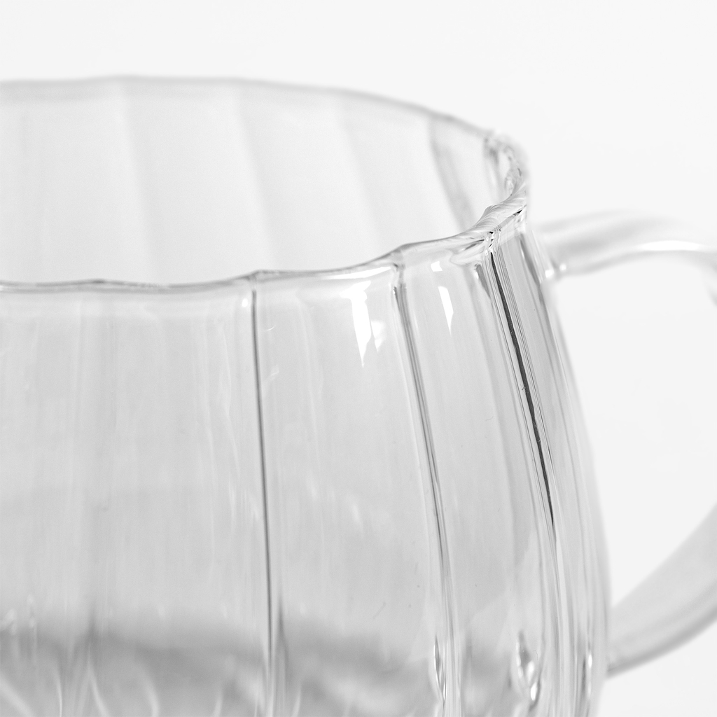 Drážkovaná sklenice s uchem 350 ml