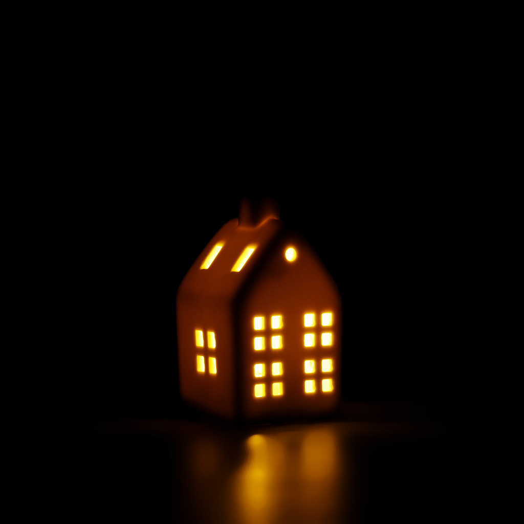 Dekorativní LED domeček bílý 9,3 cm