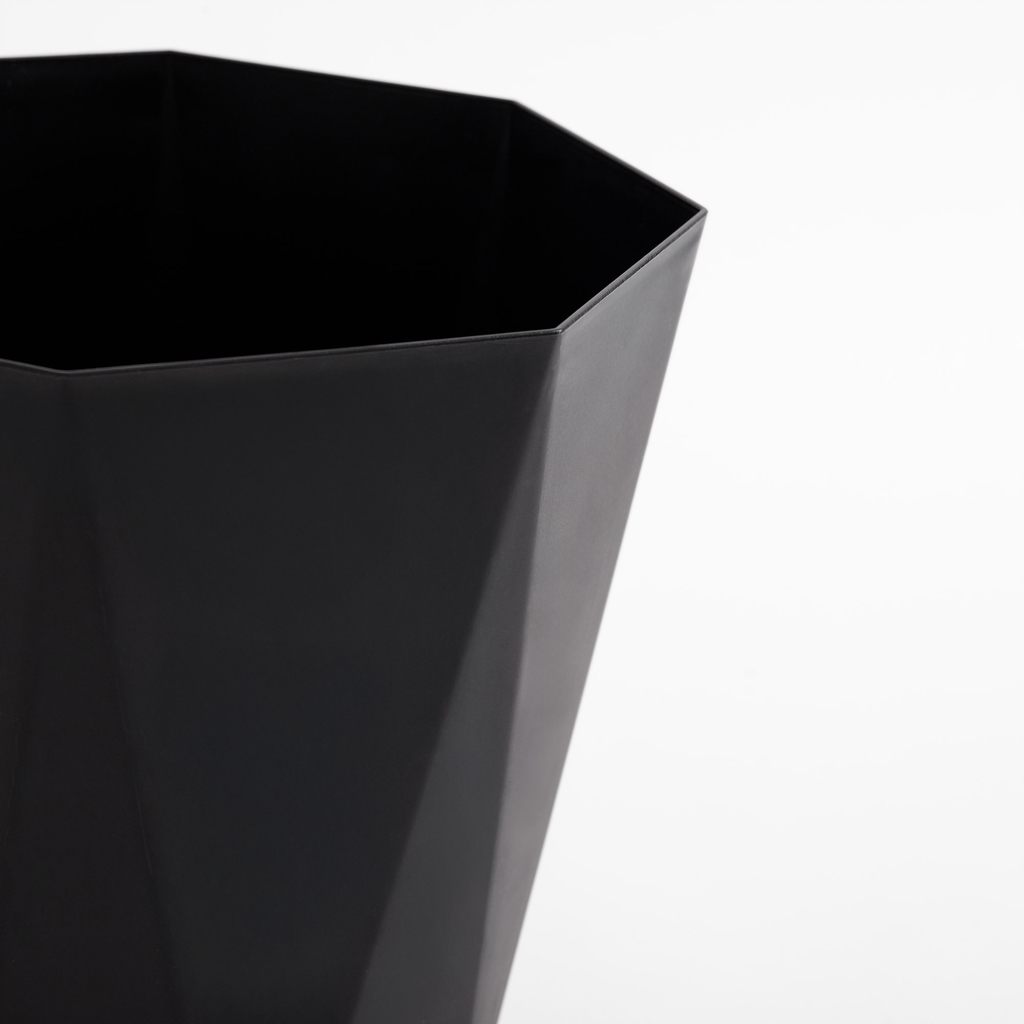 Černý odpadkový koš 24 cm