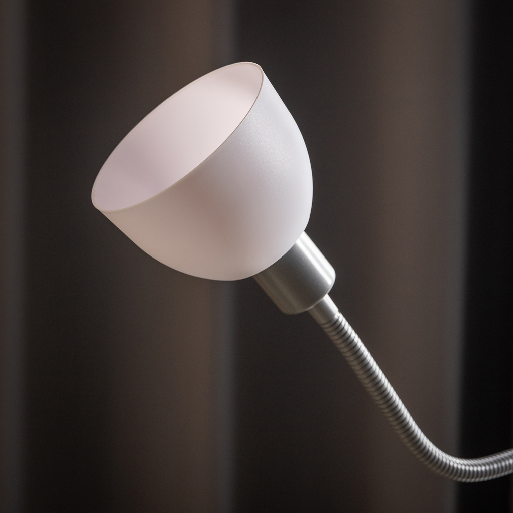 Stojací lampa stříbrná PESO