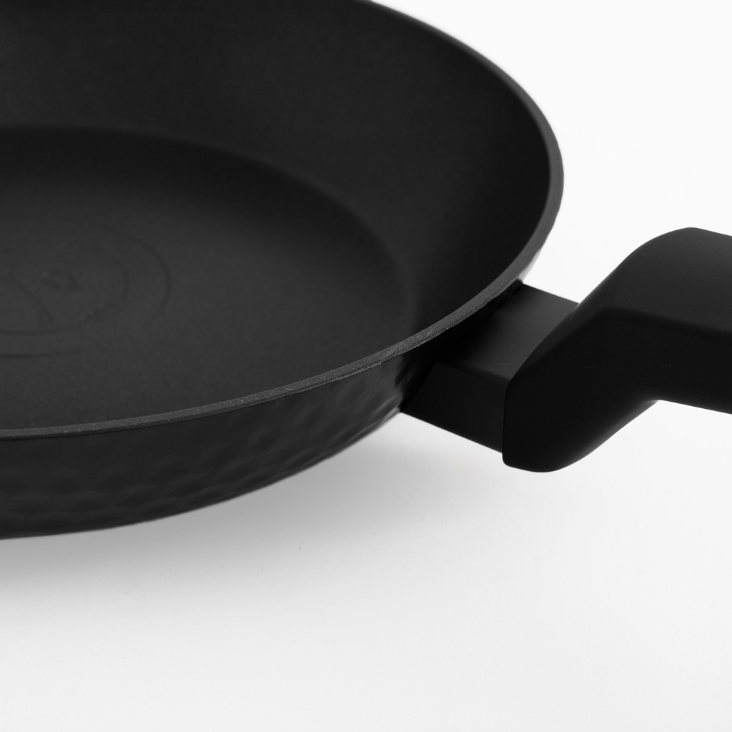 Černá indukční pánev OLIO 24 cm