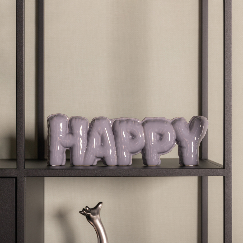 Šedá dekorace s nápisem HAPPY