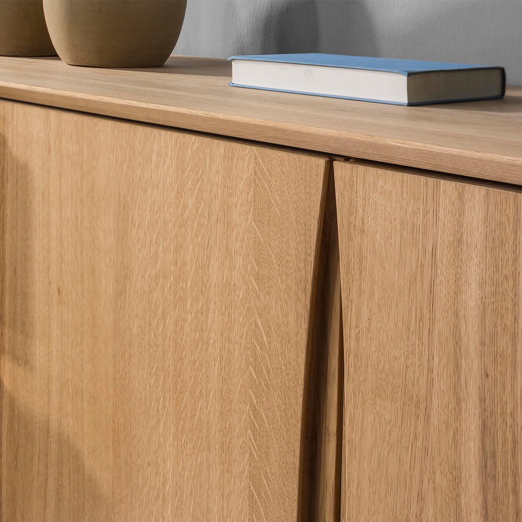 Komoda z szufladami na nóżkach RETRO