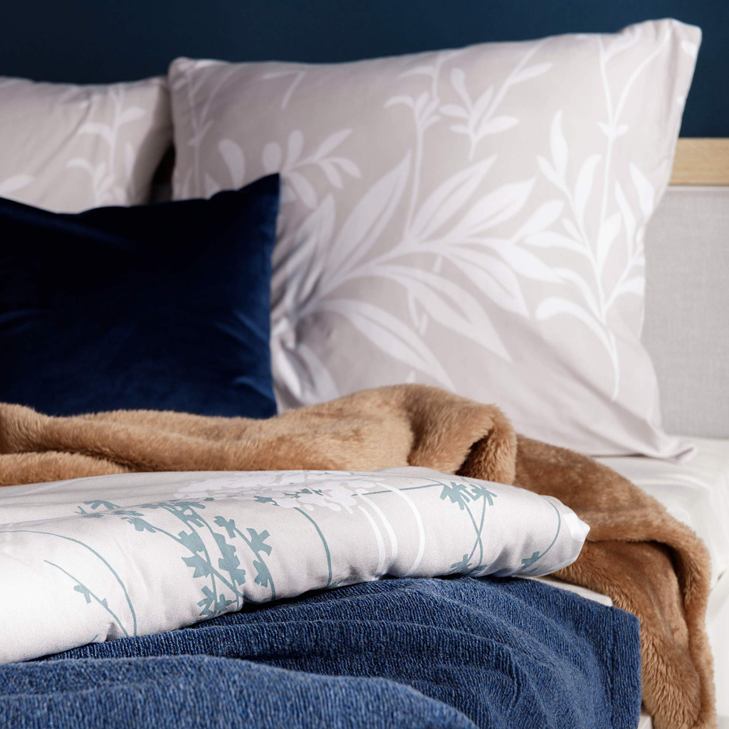 Bavlněné povlečení s bílými listy JERSEYLOVE 220x200 cm