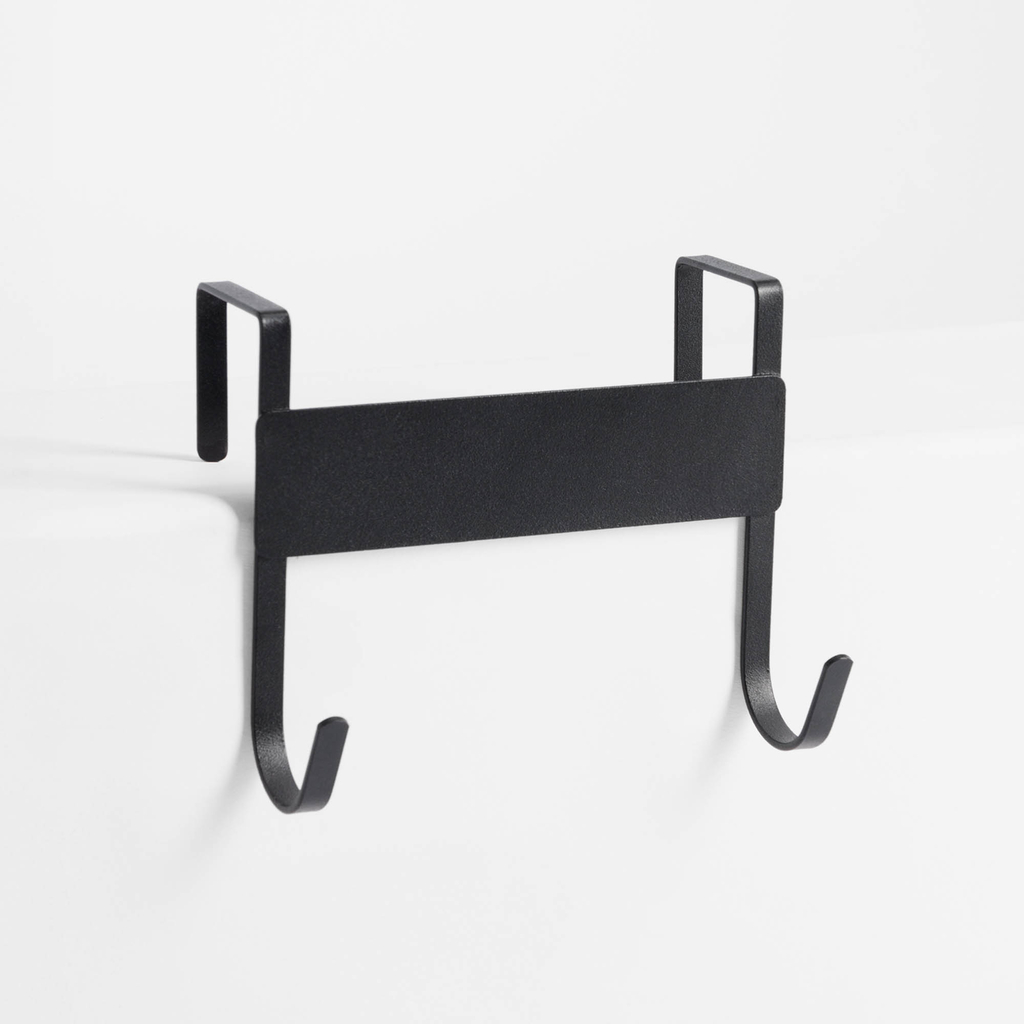 Černý věšák na dveře 12x7,5x10,5 cm