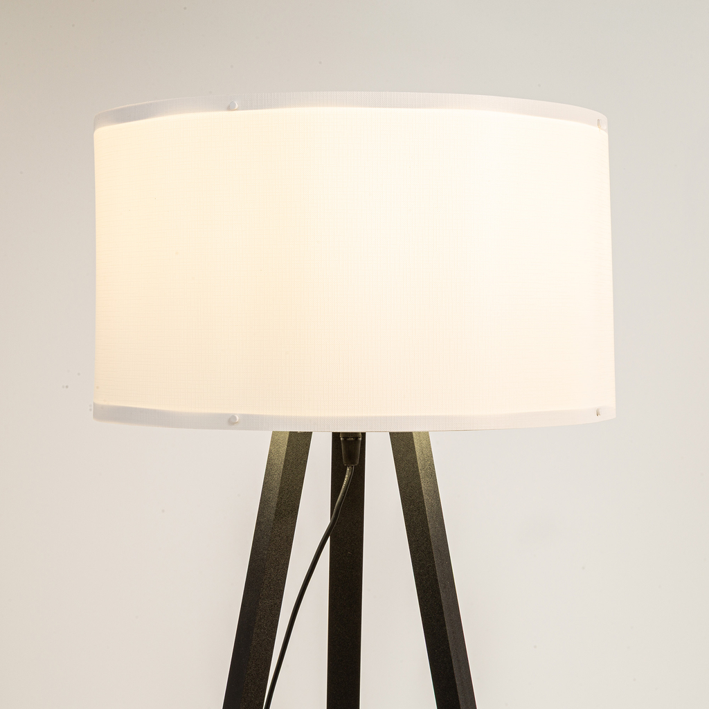 Černobílá stativová stojací lampa PIKO