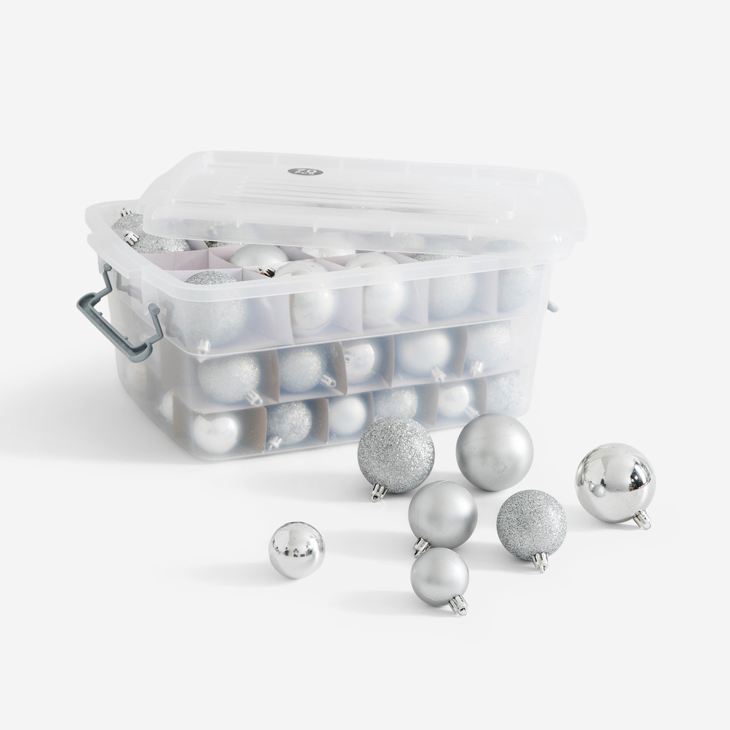 Sada 70 kusů stříbrných vánočních baněk v krabičce