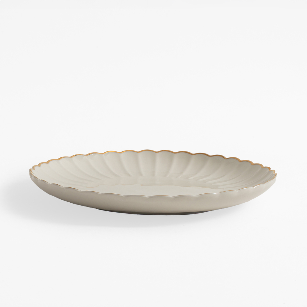 Porcelánový talíř se zlatým lemem 26,6 cm