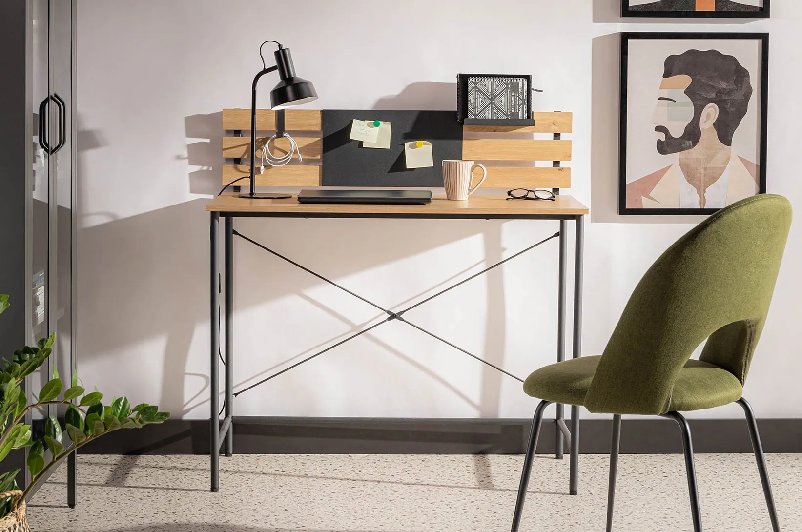 Domácí kancelář - jak vytvořit ergonomické pracovní místo, aniž by zabralo celou místnost?