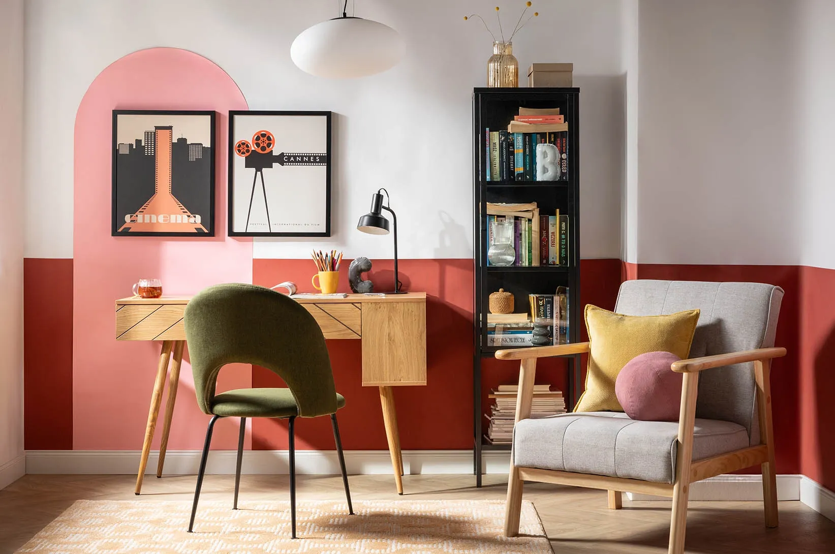 Jak uspořádat domácí knihovnu? Praktické triky pro skladování knih v každém interiéru