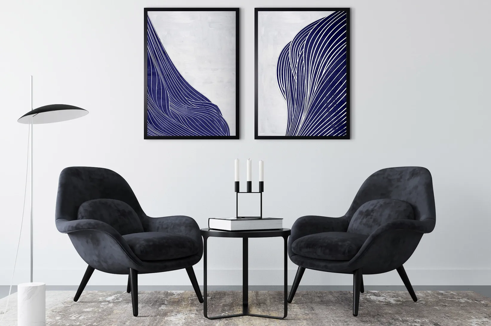 Zóna pro relaxaci a čtení: dvě křesla, konferenční stolek a stojací lampa.