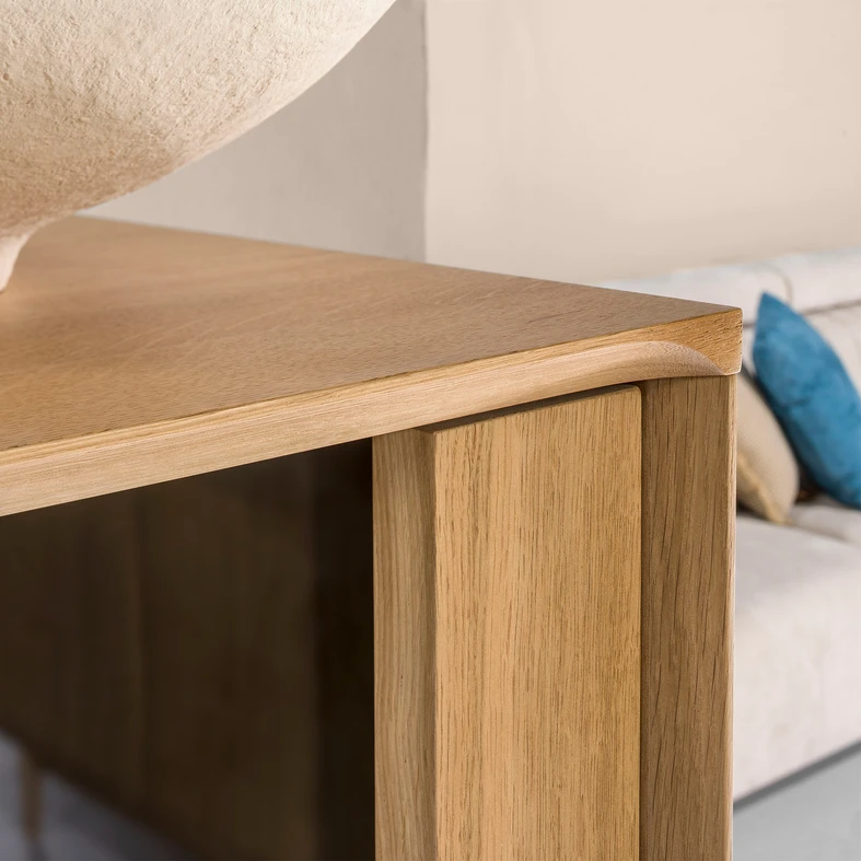 Detal, zbliżenie na brzegi witryny