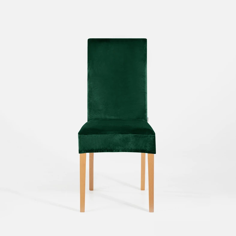 Zdjęcie pokrowca założonego na krzesło. Zdjęcie na wprost. 